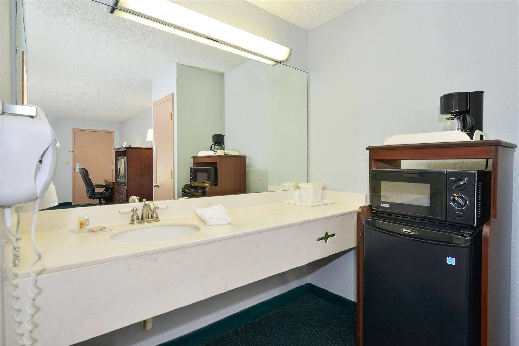 Suburban Studios Hinesville - Fort Stewart Area Eksteriør billede